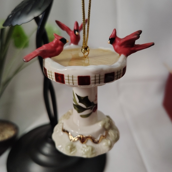 Lenox Other - Vintage 2001 Lenox Annual Winter Greetings  Ornament "Birdbath"